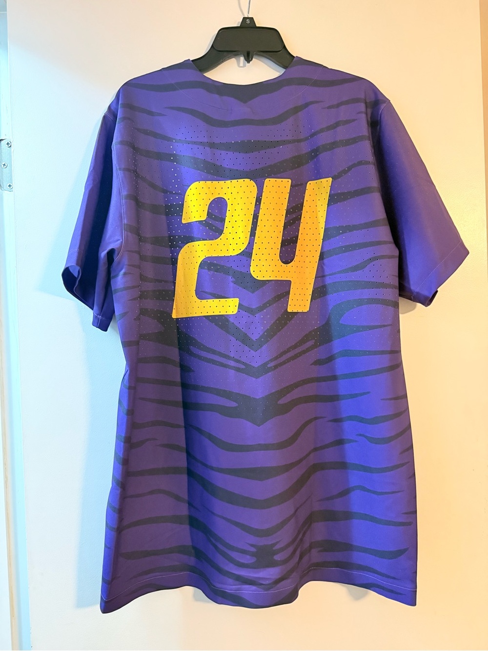 Nike Dri-Fit LSU Tigers Purple Baseball Jersey Size Large - Picture 2 of 3